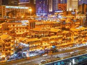 Hồng Nhai Động rực rỡ về đêm