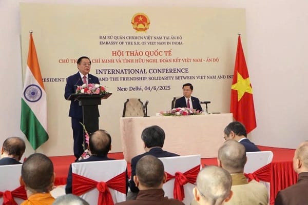 Tăng cường quan hệ ngoại giao